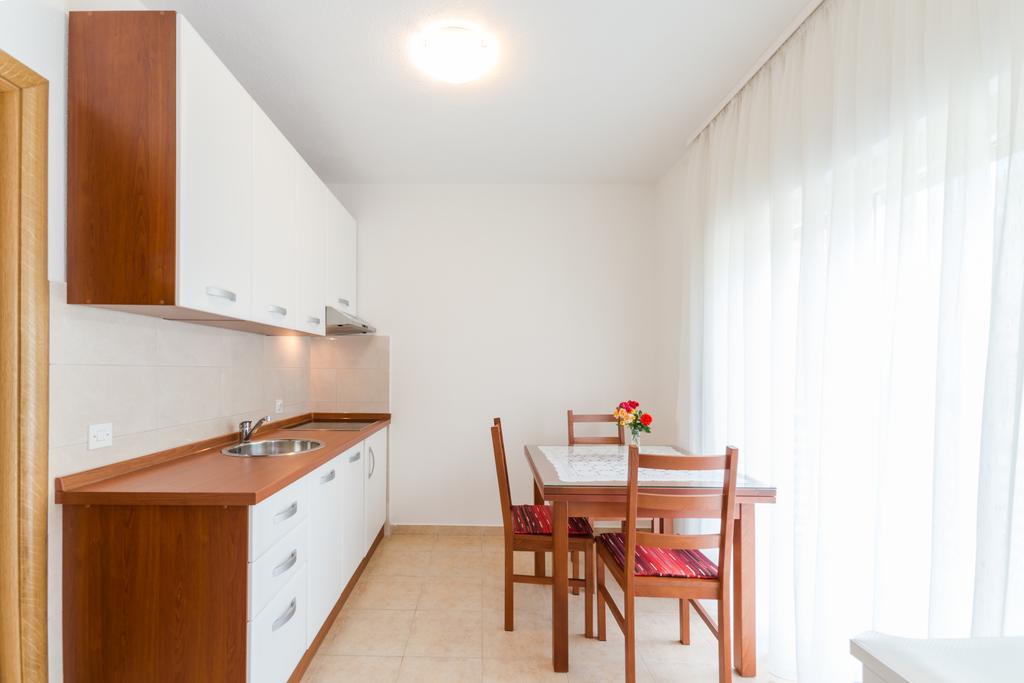 Apartments Brekalo Pakoštane Zewnętrze zdjęcie